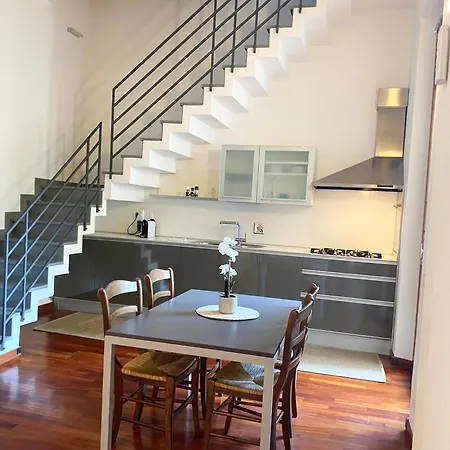 Ammirato 110 Apartament